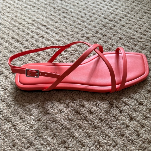 Banana Republic Factory Women's Coral Strappy Sandals, size 7 - Picture 1 of 7